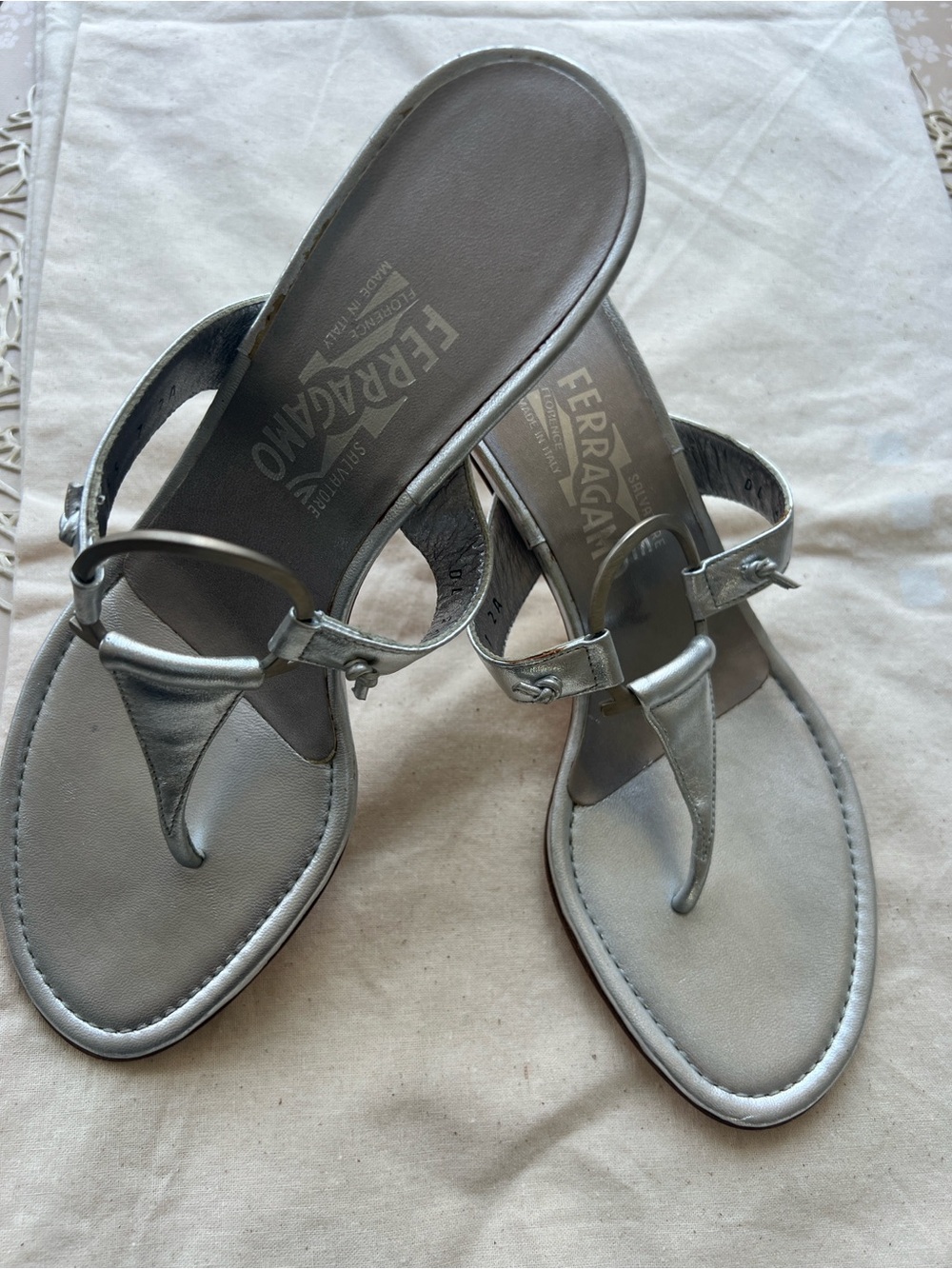 Salvatore Ferragamo Silver Leather Thong Sandals with Round Buckle